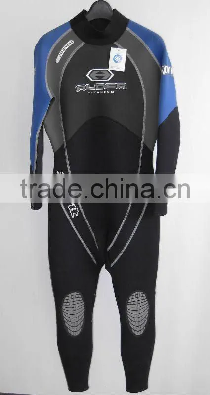 long sleeves neoprene diving suits women wearing neoprene suits
