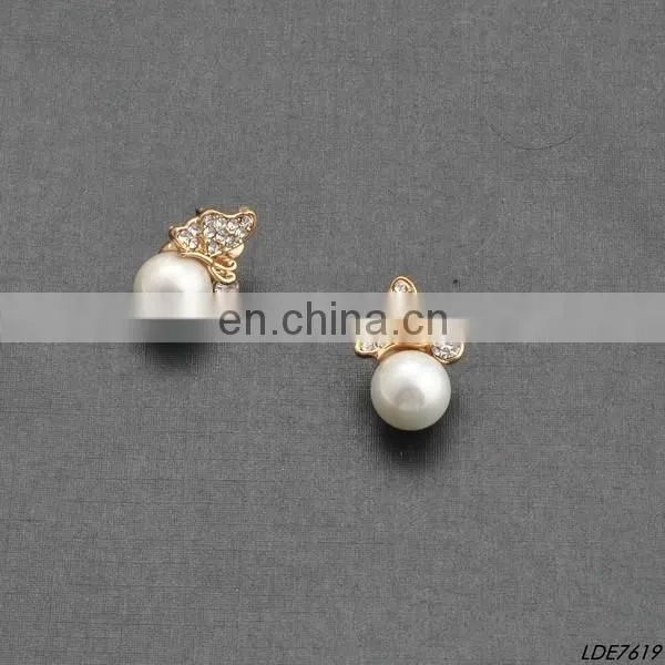 Gold ear tops designs hot wholesale chic gold delicate diamante flower bridesmaid wedding double sided pearl stud earrings