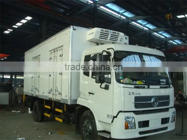 Dongfeng 6.5m compartments long refrigerated truck