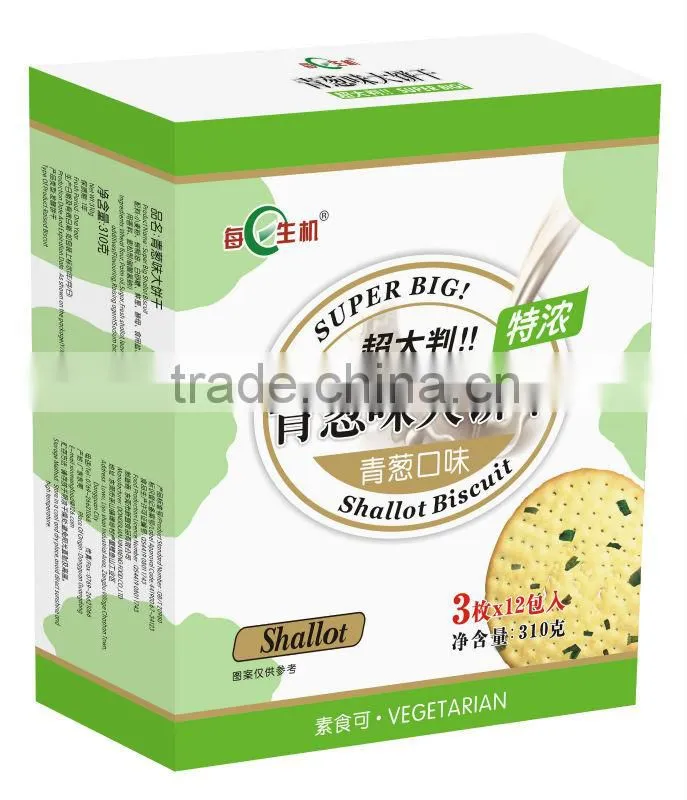 Super Big Biscuit Cracker With Fresh Sping Onion