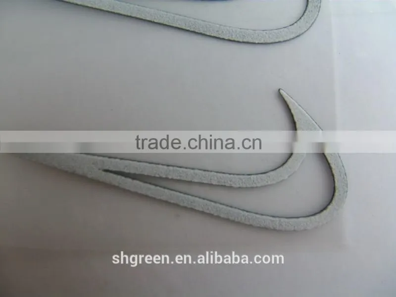 Black heat transfer printing label with 3D effect