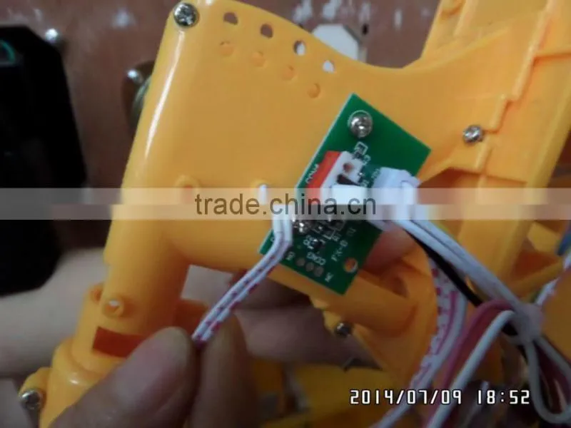 2015 Hot-sale Hello Kitty cheap game machine/DF-V212 claw crane games machines