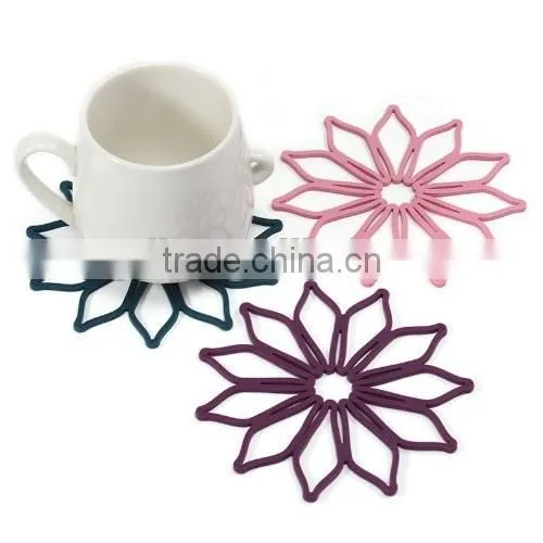 Fashionable Multi-Purpose Silicone Foldable Trivet
