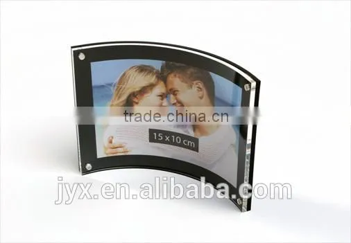 Desk top Picture Frame with magnetic closure