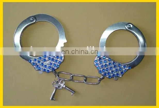 electronic crystal rhinestone handcuff with black / red / pink plush