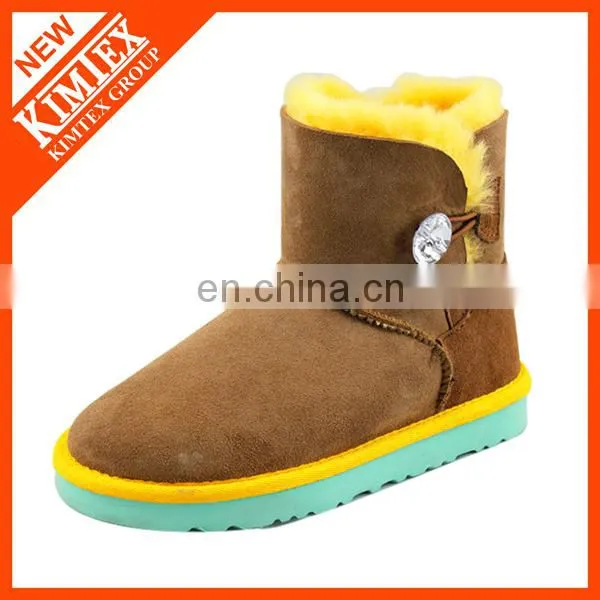 conventional snow boots with high quality wool