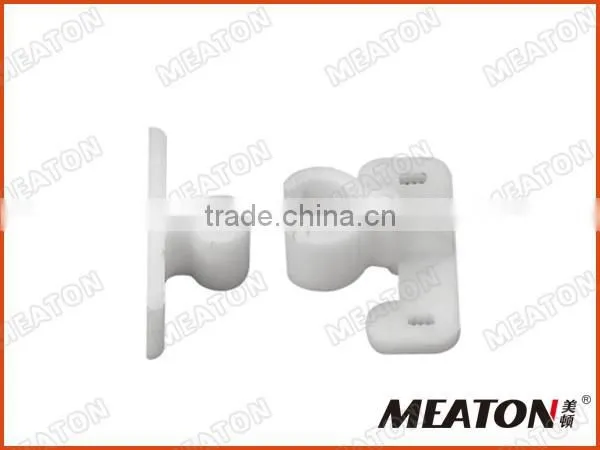 MEATON push catches