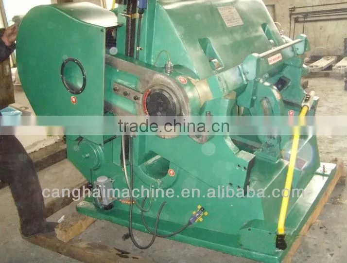 Creasing cutting machine or corrugated board making machine