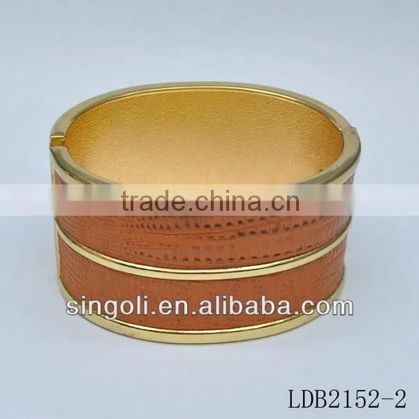 Simple stylish leather wrapped bangle guys bangle