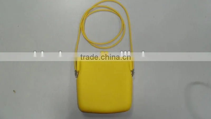 Silicone key pouch