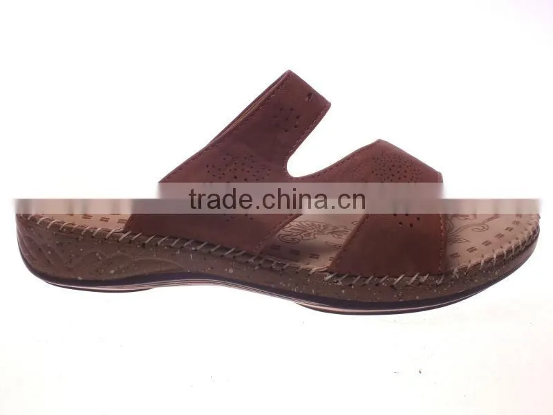 Fashion ladies shoes display all kinds of sandals slippers in guangzhou