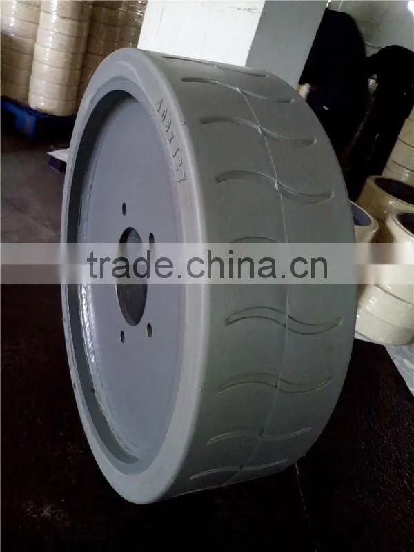 Electric outdoor small hydraulic scissor lift platform tyre with grey rims 5 holes