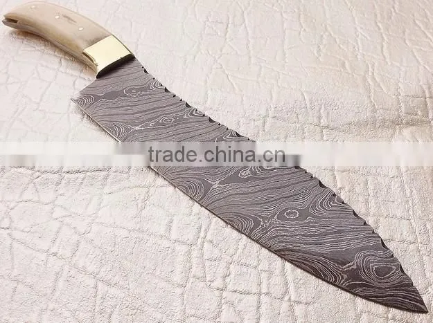 Custom handmade chefJungle knife with wood Handel