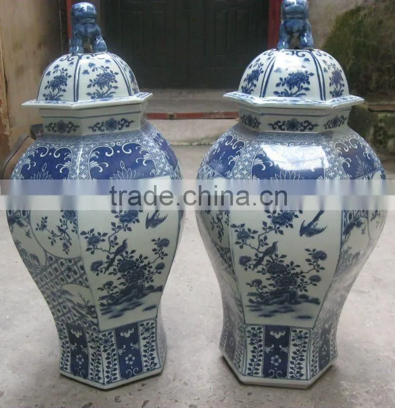 Chinese antique porcelain blue and white vase