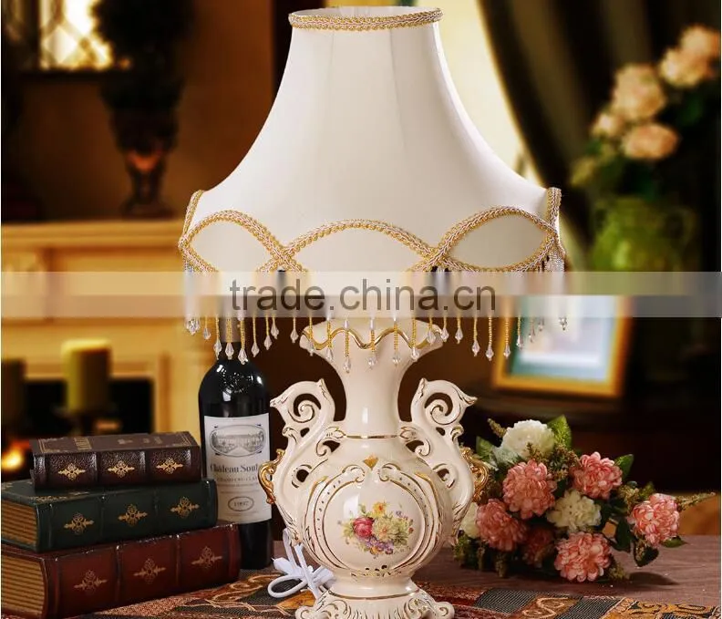 Luxury gold outline flower European table lamp for home lighting