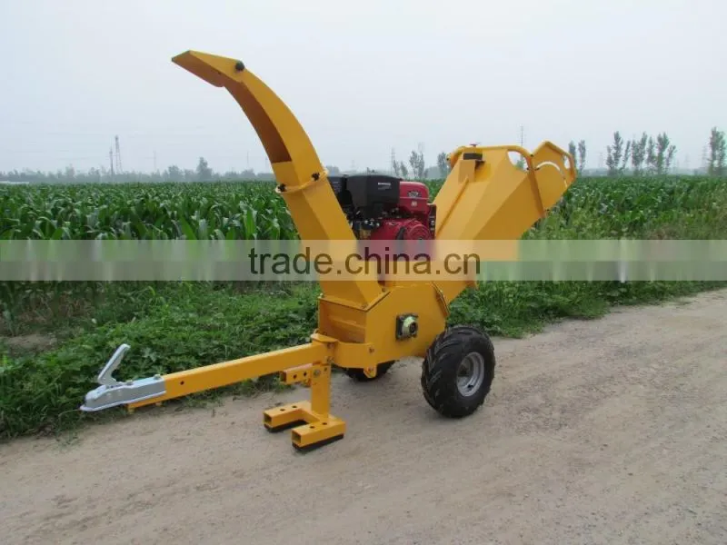 Petrol wood chipper shredder