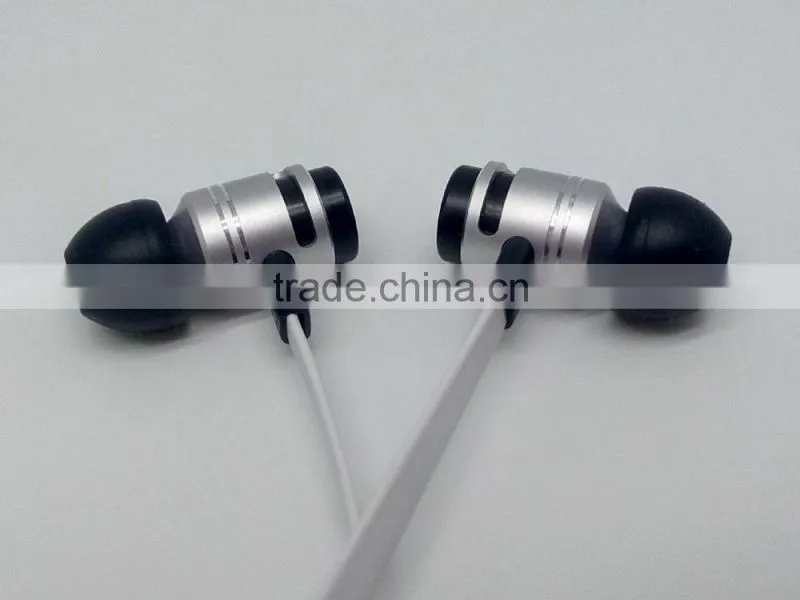 Foshan OEM metal in-Ear silicon earphone with the microphone and speaker