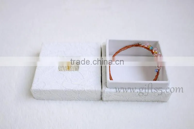 Personalized custom handmade made jewelry boxes with beaded name plate of Y