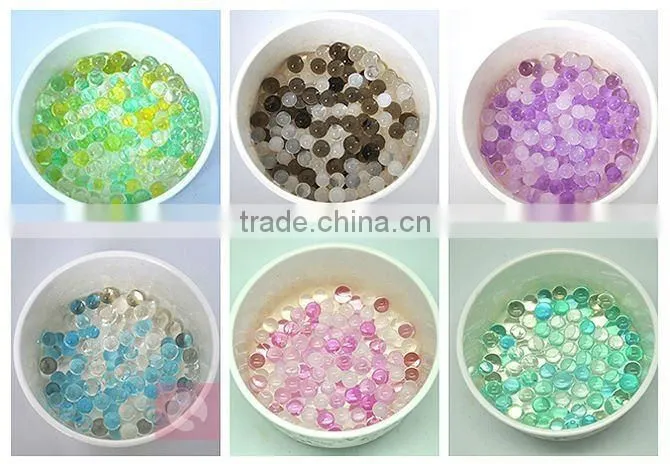 Clear water jelly balls for wedding centerpiece