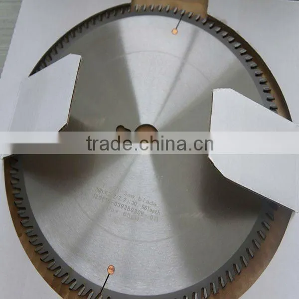 Hukay saw to cutting MDF