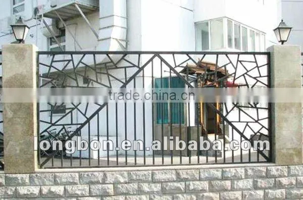2013 Top-selling modern wrought iron garden fencing
