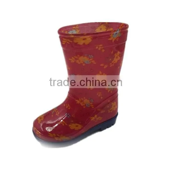 Red Color Easy Wearing Rubber Rain Boot for Kids