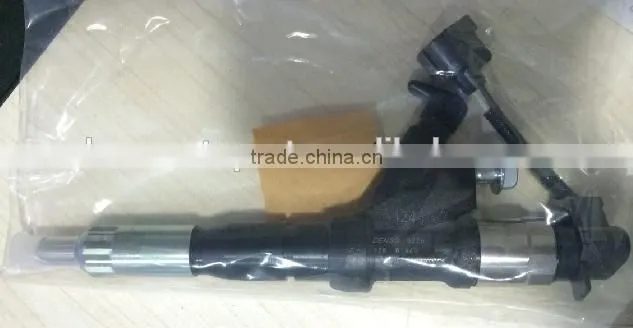 1-15319007-2 6WF1 6WG1 Fuel Injector Nozzle Assembly for GIGA trailer truck CXZ