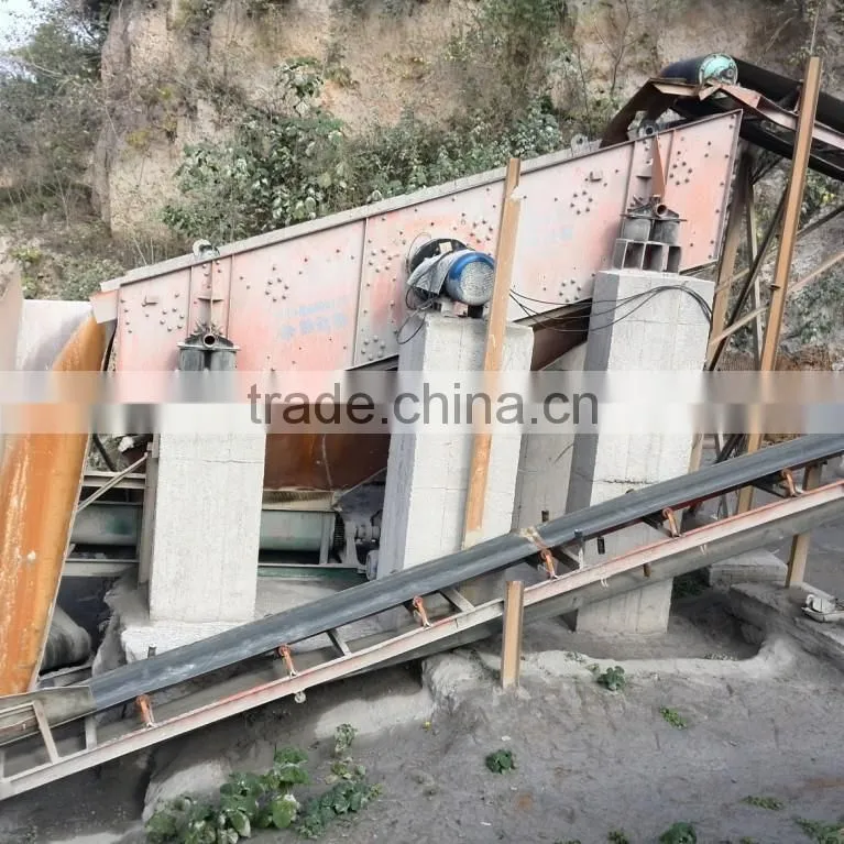 Circular vibrating screen for sand/stone size grade