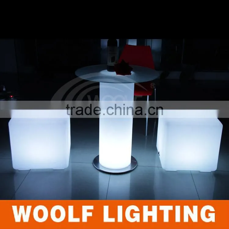 Warm Light Fashion Look Rechargeable LED Pillar Table for Party Events and Indoor Decoration