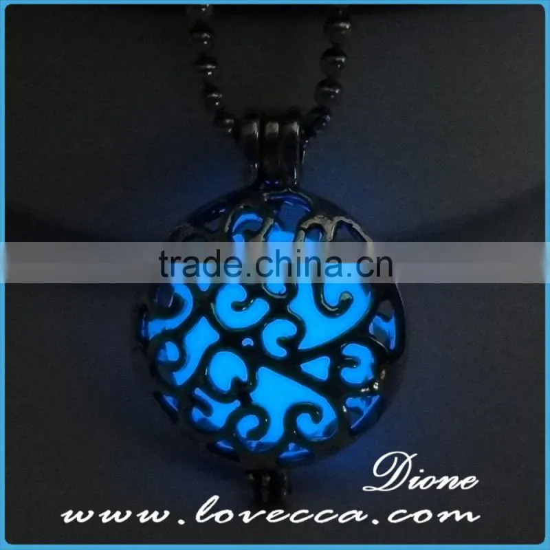 Best gift luminous pendant necklace hollow floating glow in the dark luminous necklace locket