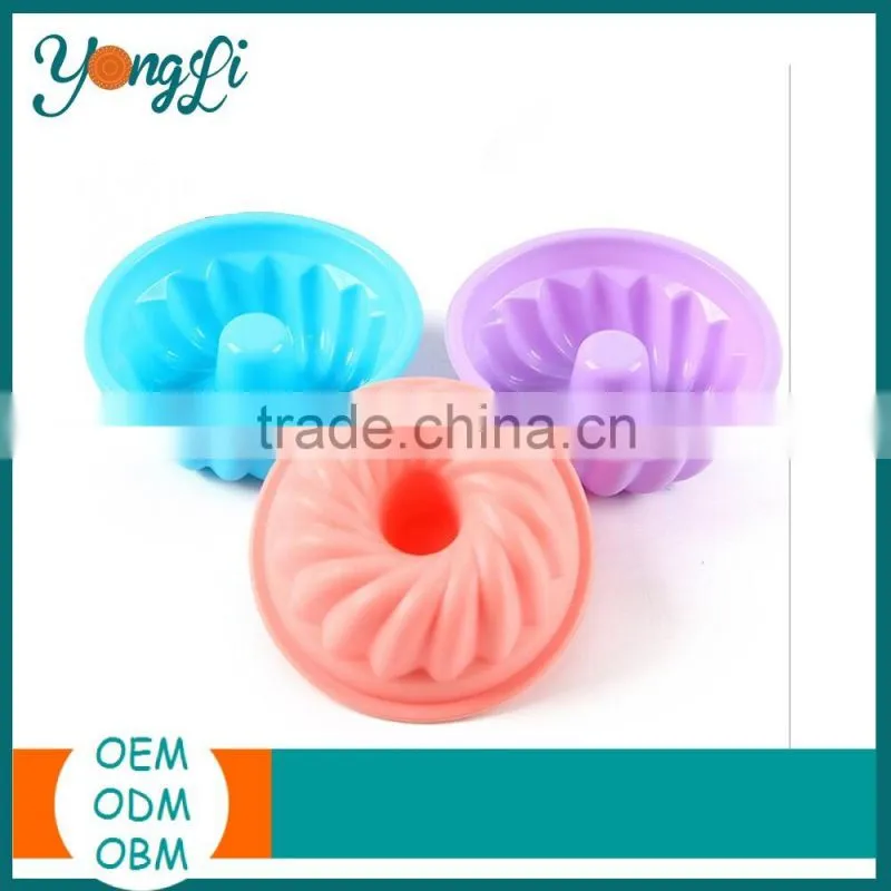 Non-Stick Round Shaped Silicone Bundt Cake Pan