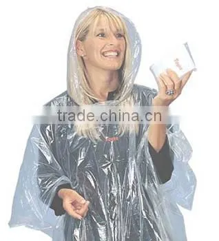 comfortable pe plastic raincoat with high quality