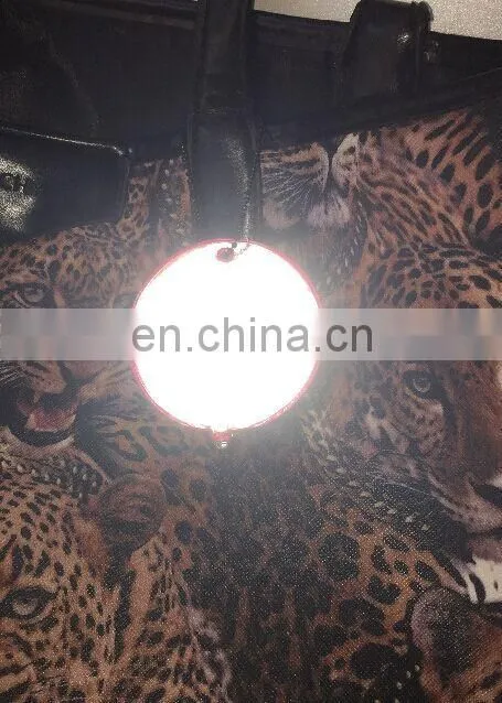 Reflective Hanger LED Keychain With Metal Ring On the Backpack For Children EN13356