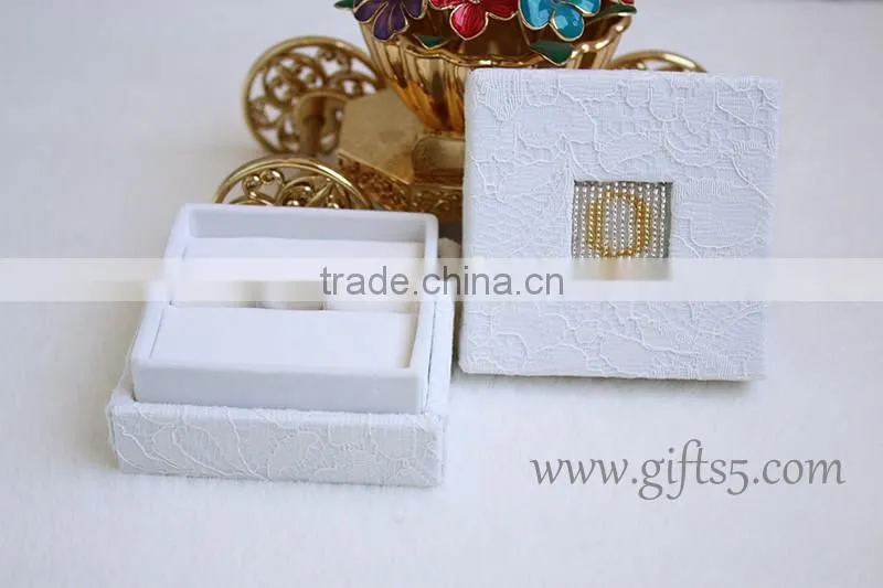 Custom jewellery box for wedding ring with beaded name plate of O