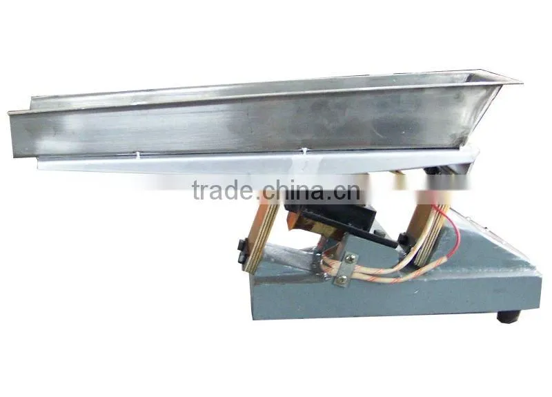 Tiny electromagnetic feeder