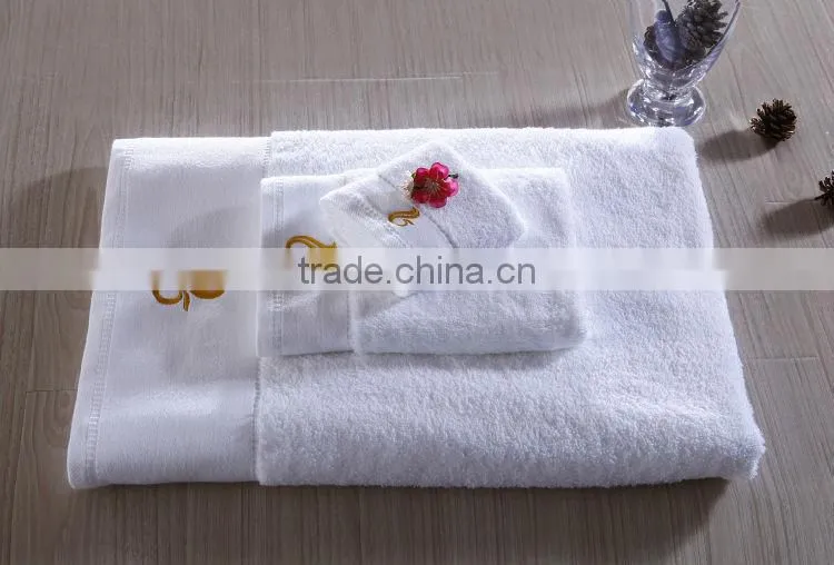 white towel hotel sets