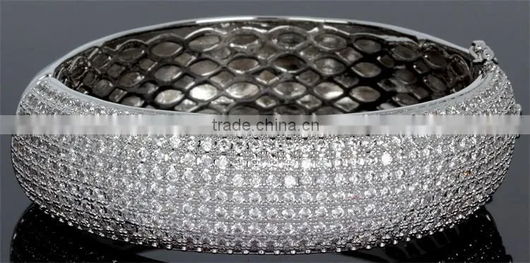 Top Seller Basic Look Micro Pave Setting Cubic Zircon Top Quality Chunky Crystal Bangle