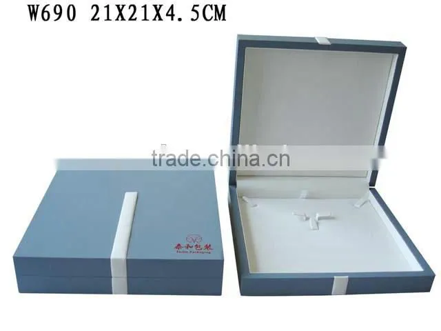 W691 High Glossy Painted Wooden Necklace Box