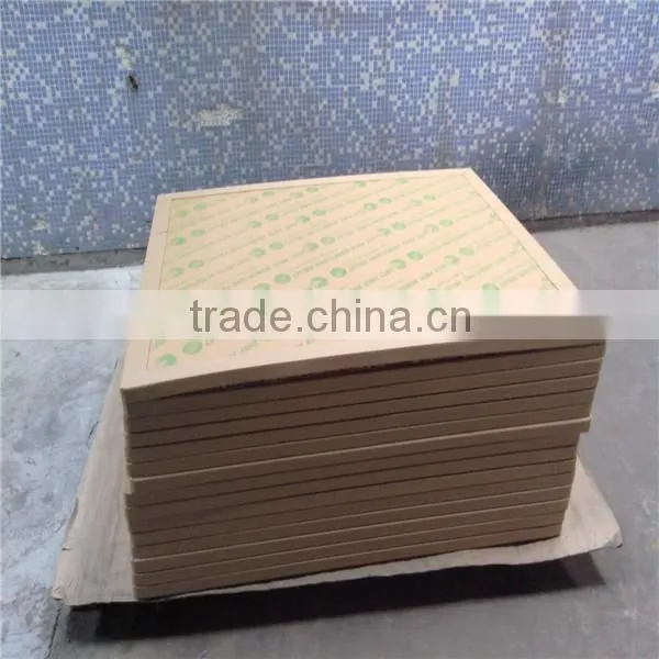Paper collar Euro pallets with packaging hole