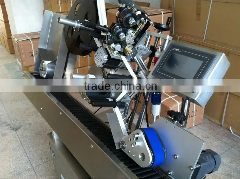 Non-dry glue horizontal labeling machine