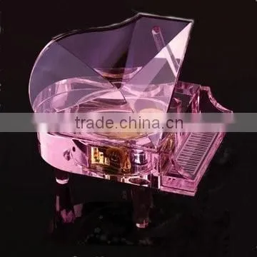 Clear crystal piano models for baby shower