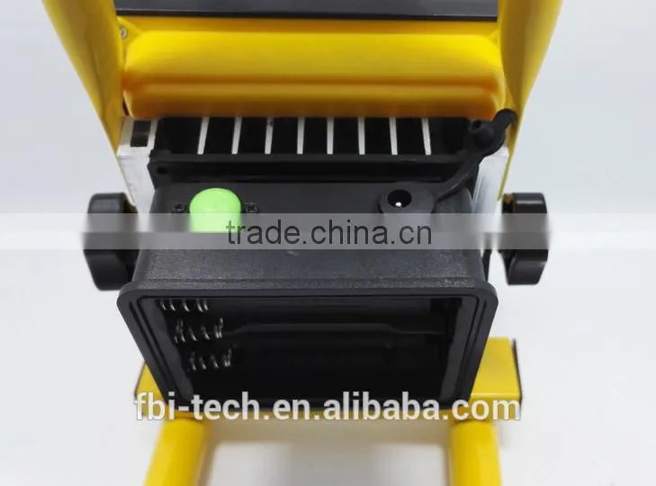 Alibaba china outdoor led flood light rechargeable with lithium battery 18650