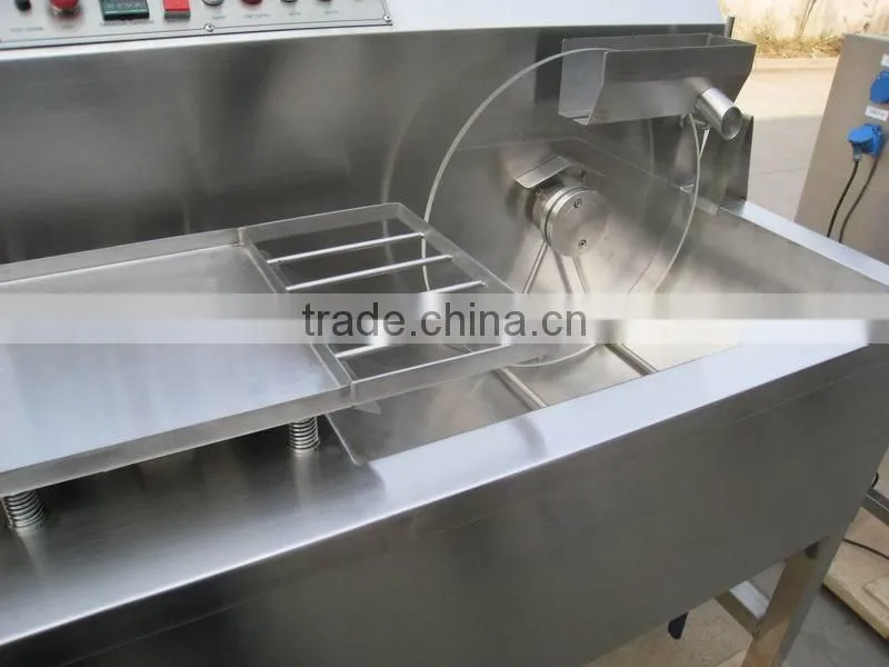 Cheaper price high quality chocolate forming machine/chocolate melting machine