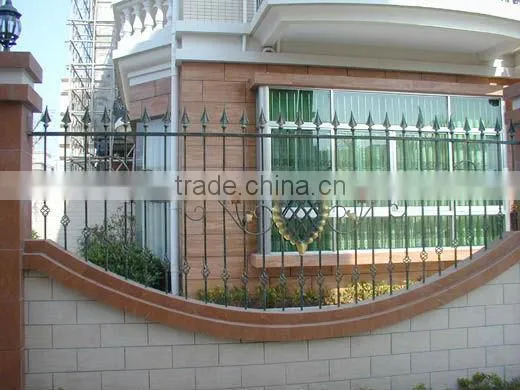 2013 Top-selling modern wrought iron garden fencing