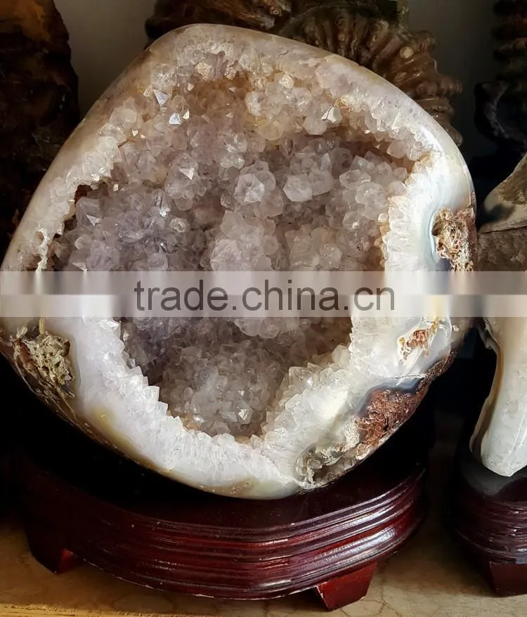Beautiful Agate Stone Geodes Clear Quartz Crystal Geodes Ornaments
