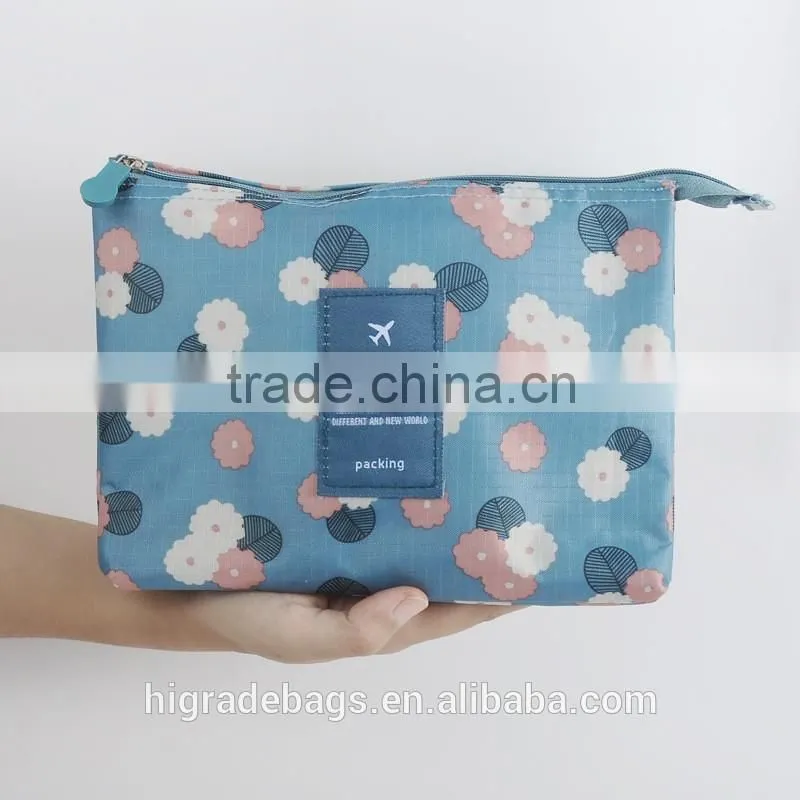 fashion style travel canvas cosmetic bag