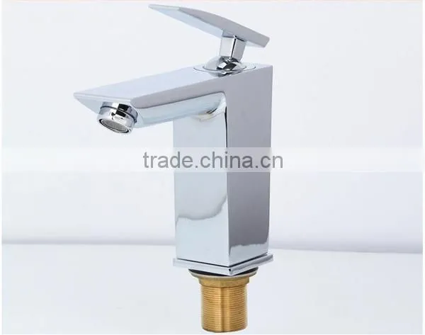 good quality chrome finished deck mounter brass basin mixer , single handle water tap bathroom design