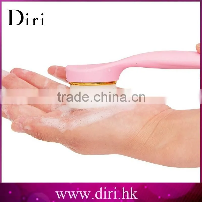 Cheap Facial Cleaning Brush with Plastic Handle