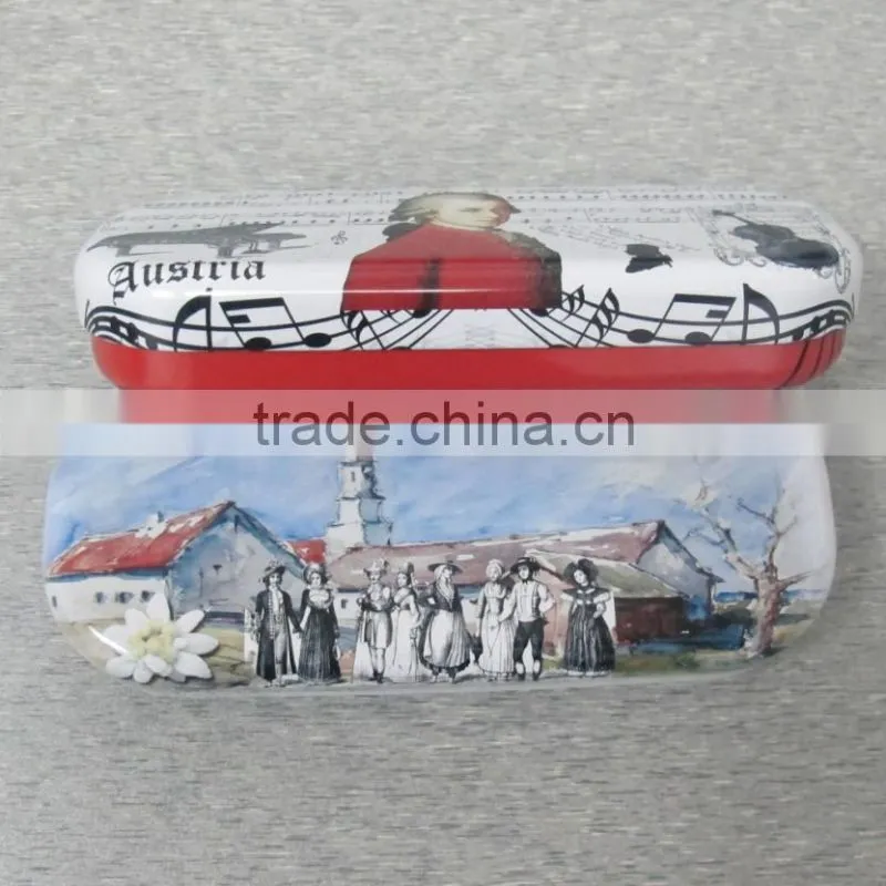 China hign quality oval shape hinged velvet sponge inside folding glasses case wholesale