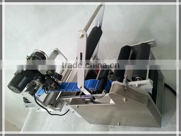 LT-50D Semi-Automatic round bottle label machine with date printer
